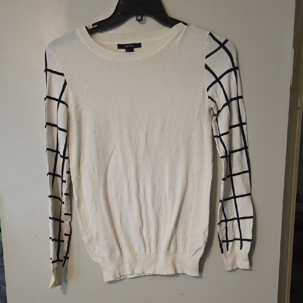 Forever 21 White Ribbed-Neck Knit Top